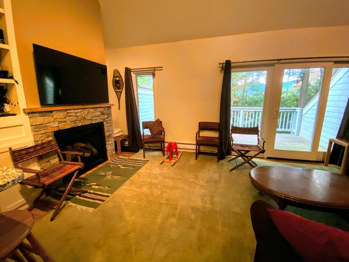  | R3 Lovely Bretton Woods townhome with updated kitchen sauna WiFi Steps to the ski trails