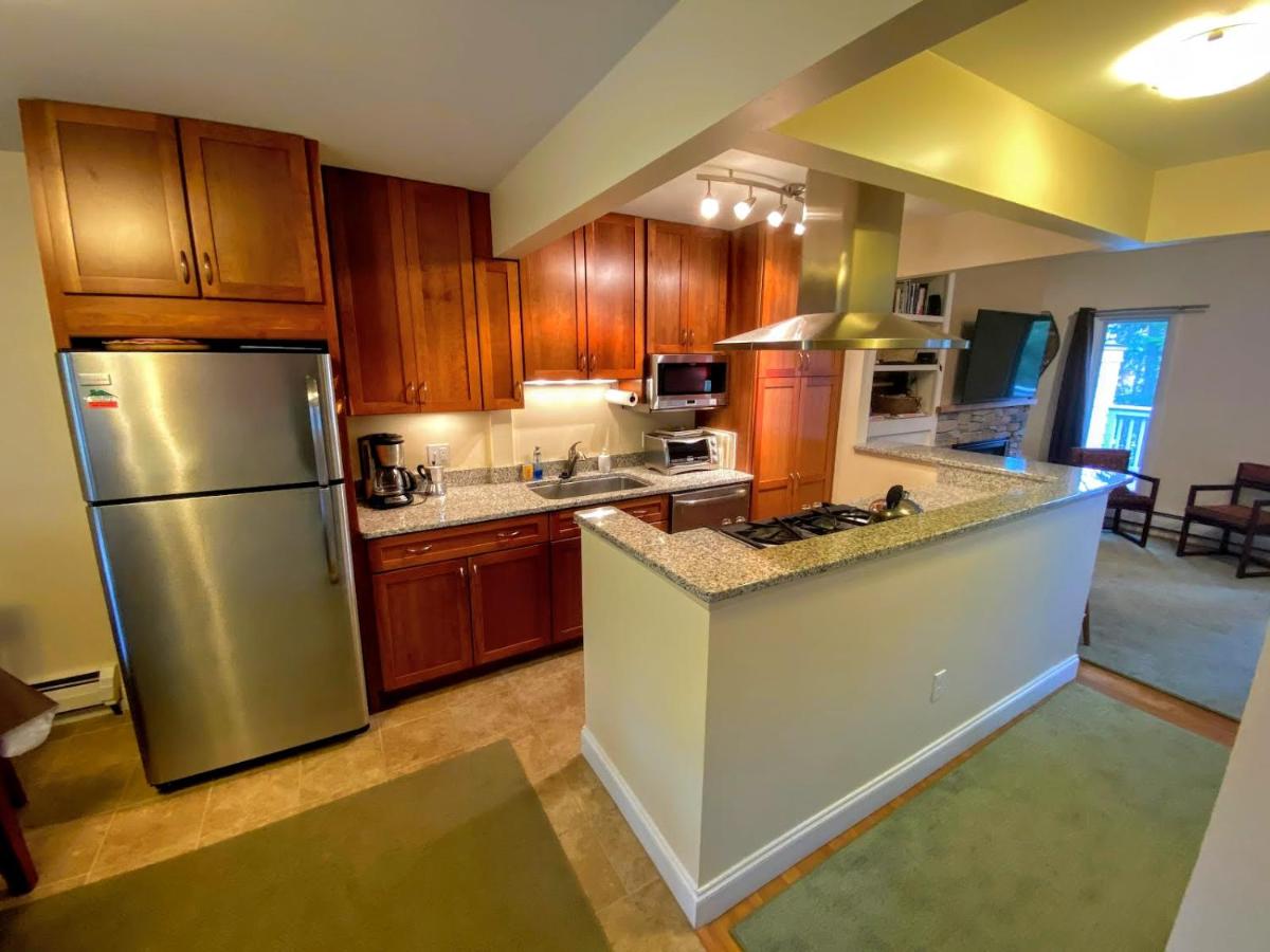  | R3 Lovely Bretton Woods townhome with updated kitchen sauna WiFi Steps to the ski trails