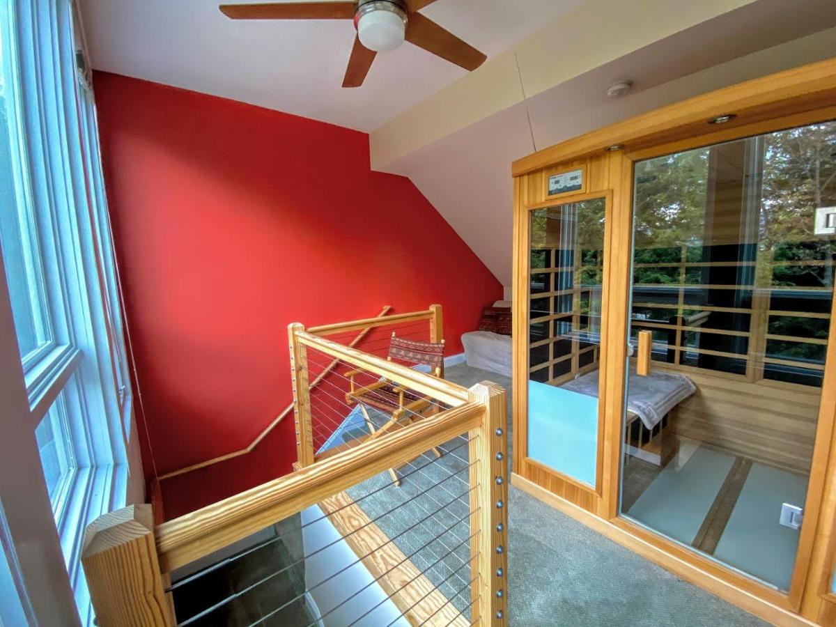  | R3 Lovely Bretton Woods townhome with updated kitchen sauna WiFi Steps to the ski trails