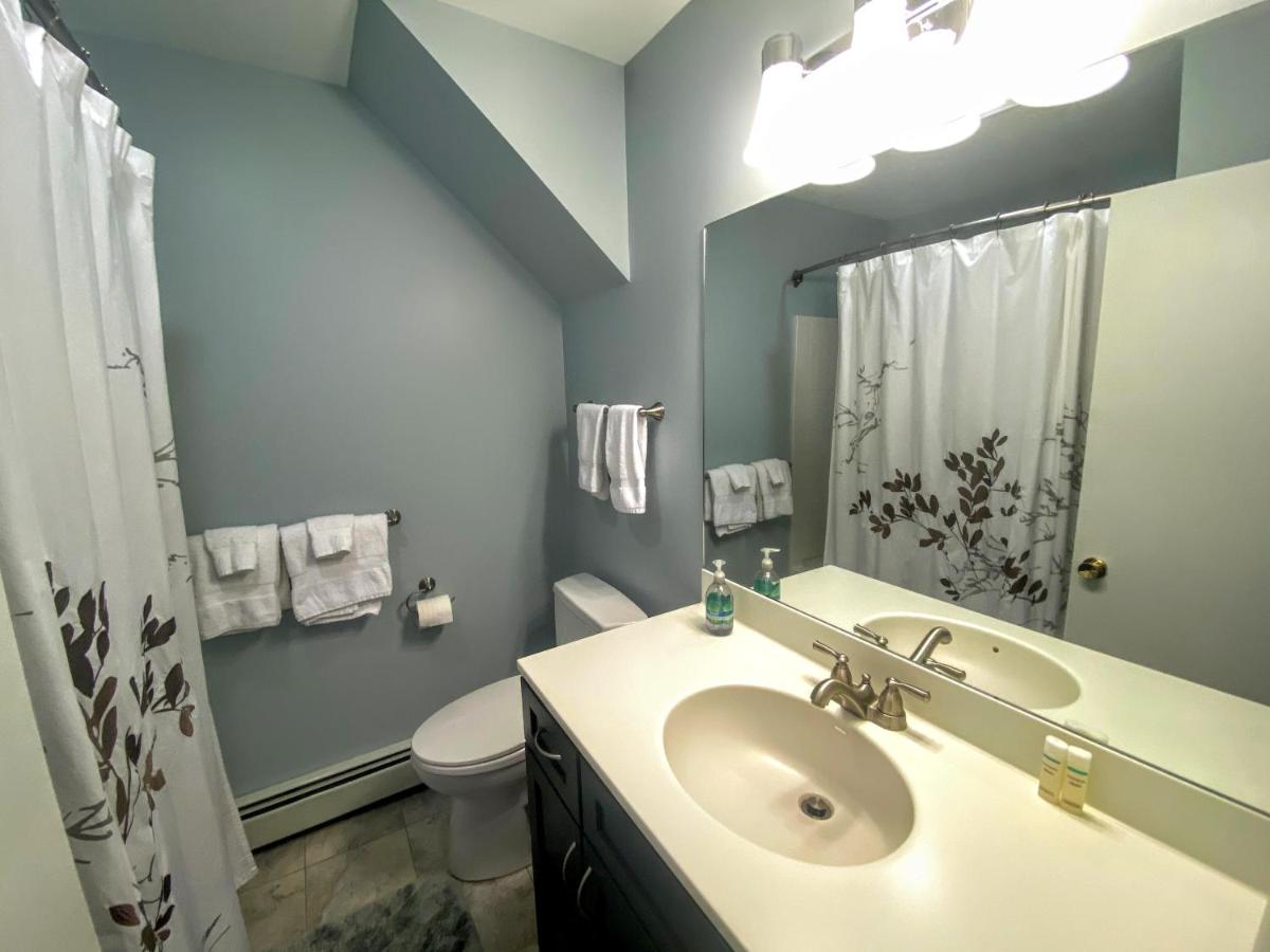  | R3 Lovely Bretton Woods townhome with updated kitchen sauna WiFi Steps to the ski trails