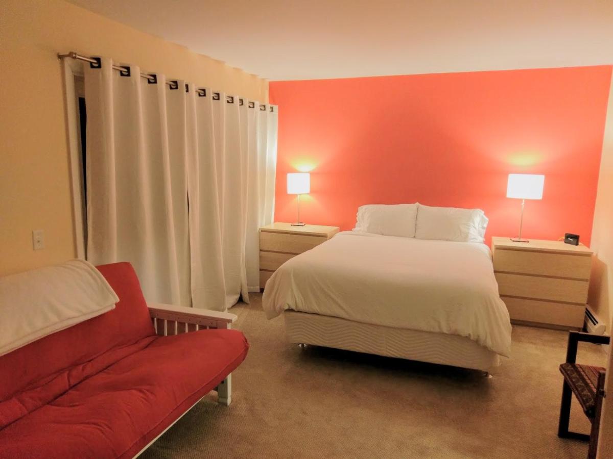  | R3 Lovely Bretton Woods townhome with updated kitchen sauna WiFi Steps to the ski trails