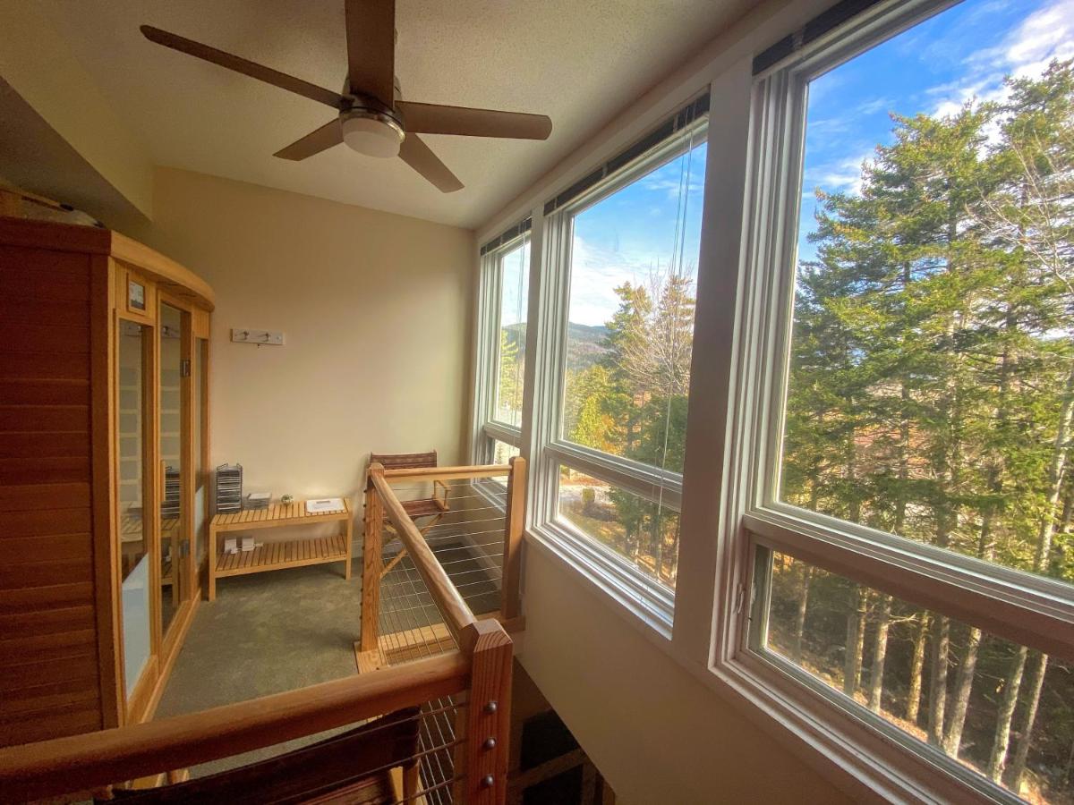  | R3 Lovely Bretton Woods townhome with updated kitchen sauna WiFi Steps to the ski trails