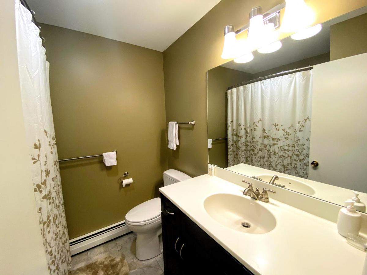  | R3 Lovely Bretton Woods townhome with updated kitchen sauna WiFi Steps to the ski trails