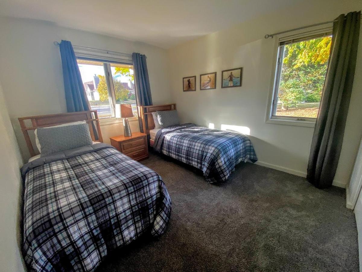 | G3 Classy Bretton townhome with AC fast wifi great mountain views right on the golf course