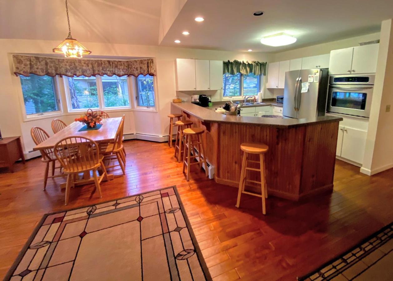  | F9 Fairway Village home on the Mt Washington golf course - in the heart of Bretton Woods