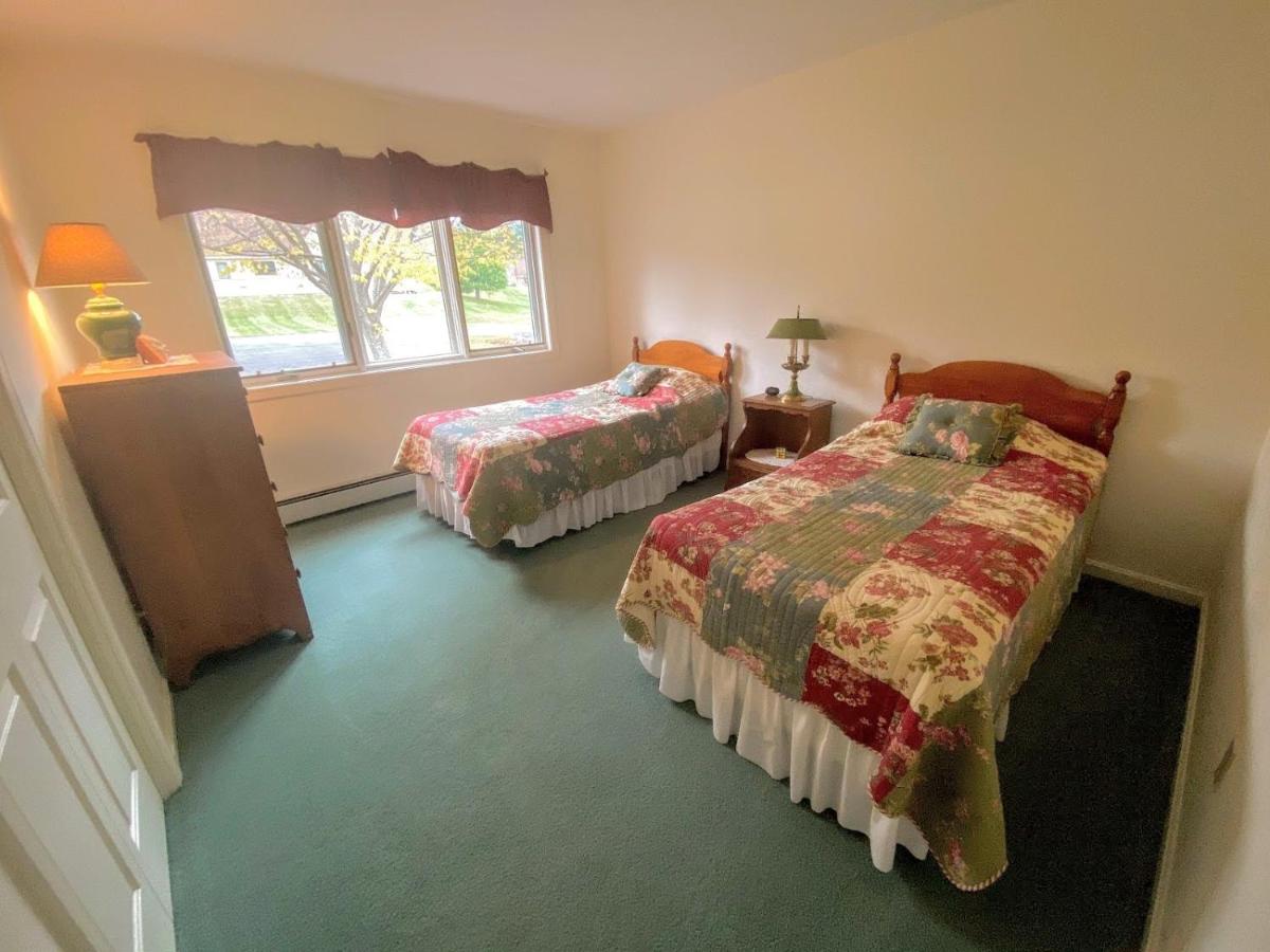 | F9 Fairway Village home on the Mt Washington golf course - in the heart of Bretton Woods