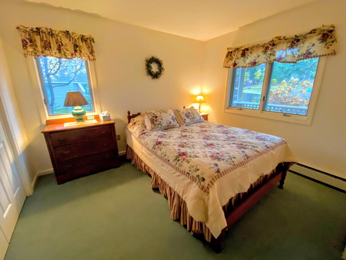 | F9 Fairway Village home on the Mt Washington golf course - in the heart of Bretton Woods
