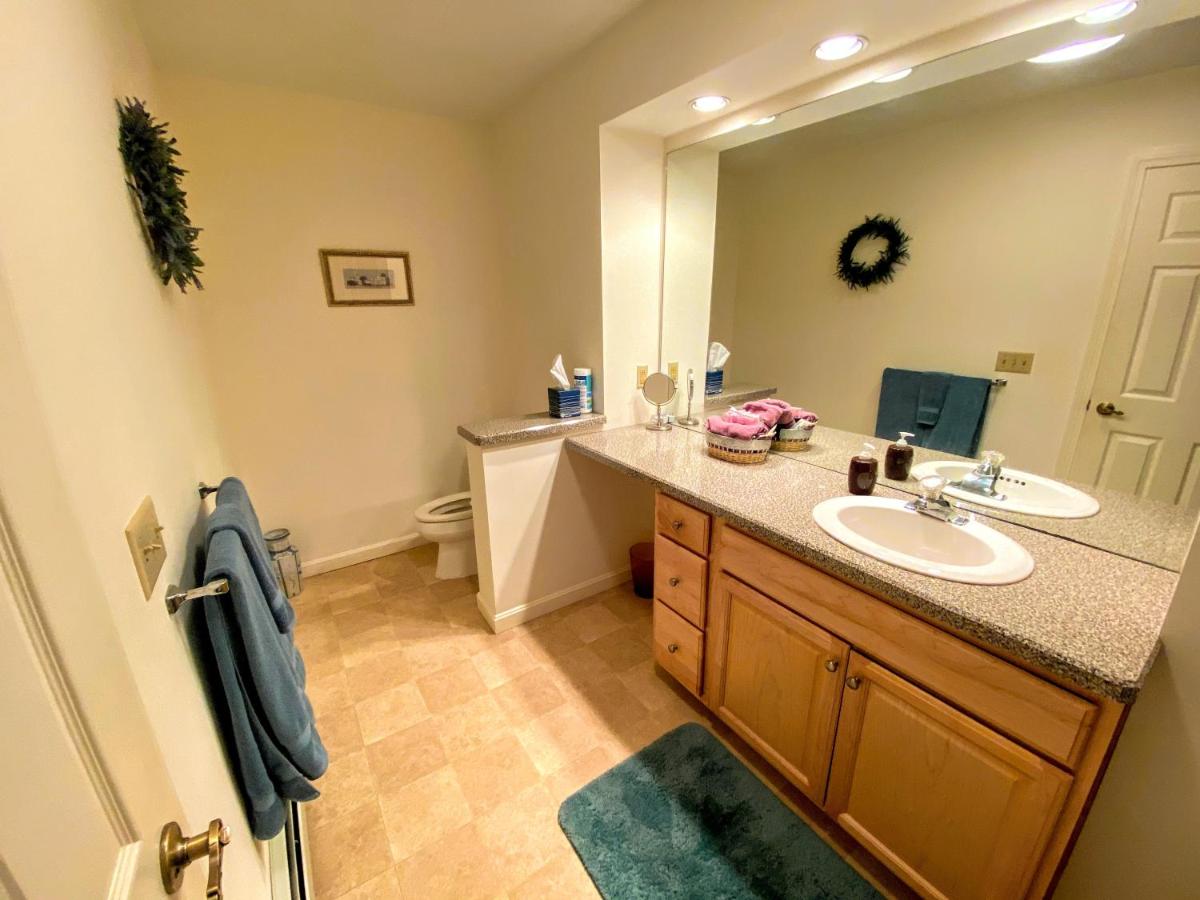 | F9 Fairway Village home on the Mt Washington golf course - in the heart of Bretton Woods