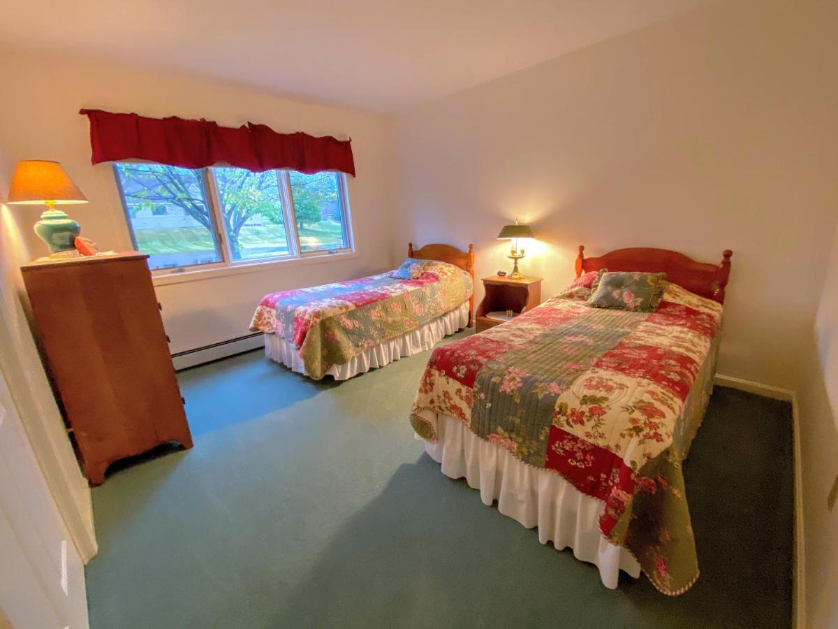 | F9 Fairway Village home on the Mt Washington golf course - in the heart of Bretton Woods
