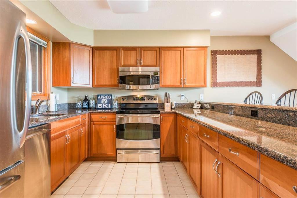 | V3 Gorgeous SKI-IN Mountain View Townhouse with great views in Bretton Woods Fast wifi