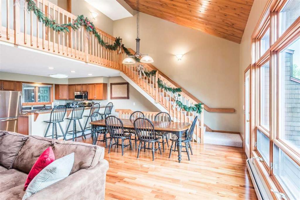 | V3 Gorgeous SKI-IN Mountain View Townhouse with great views in Bretton Woods Fast wifi