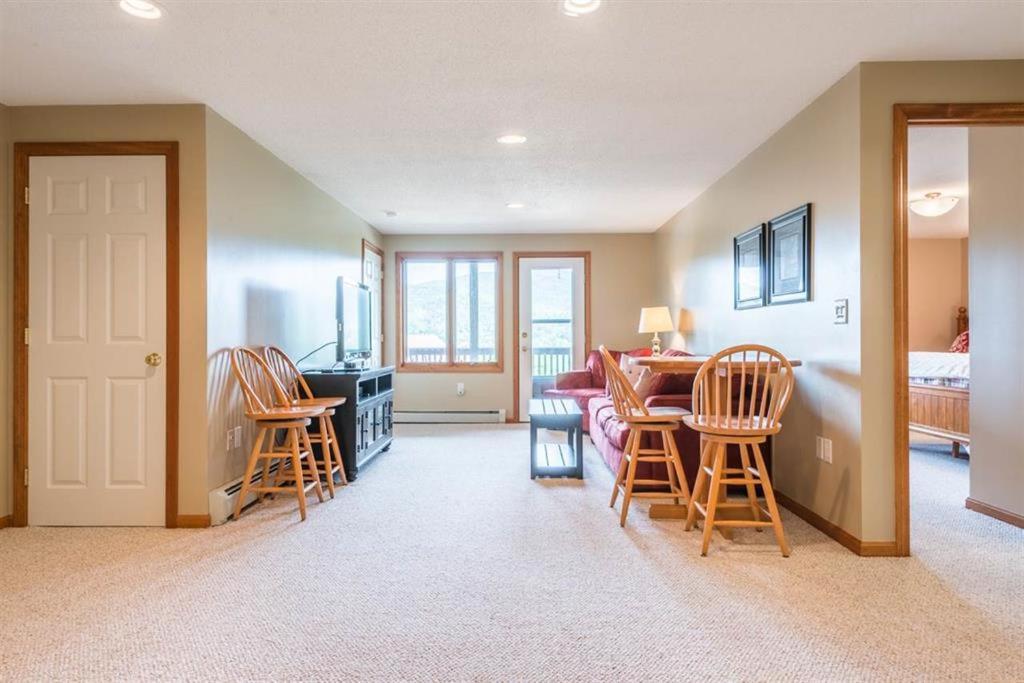 | V3 Gorgeous SKI-IN Mountain View Townhouse with great views in Bretton Woods Fast wifi