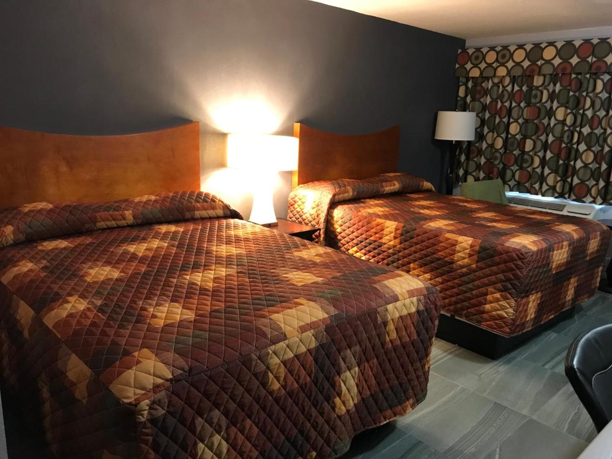 | Budget Inn & Suites