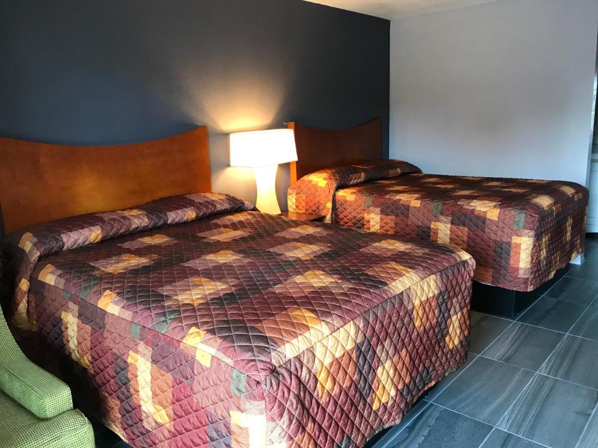 | Budget Inn & Suites