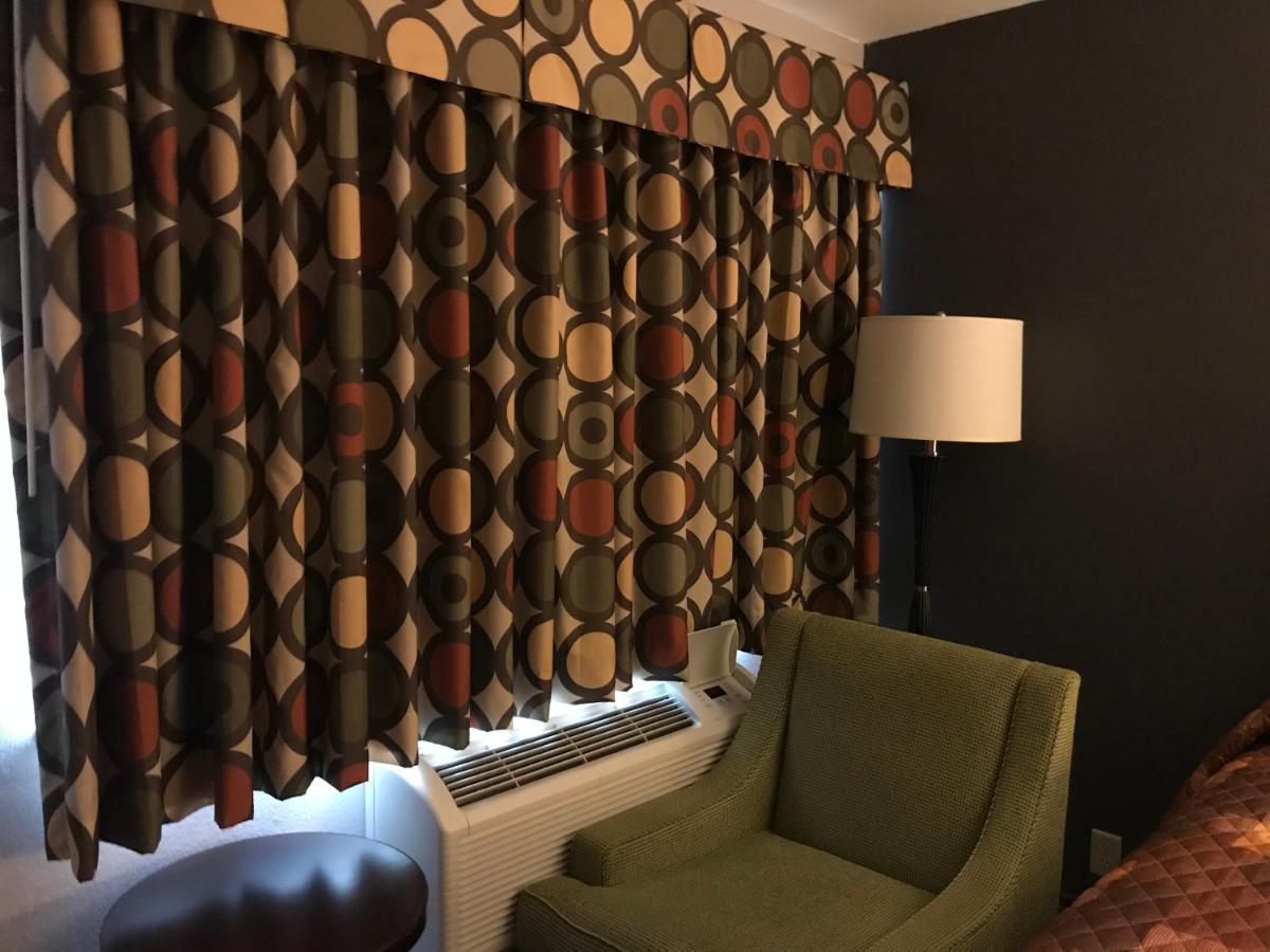 | Budget Inn & Suites