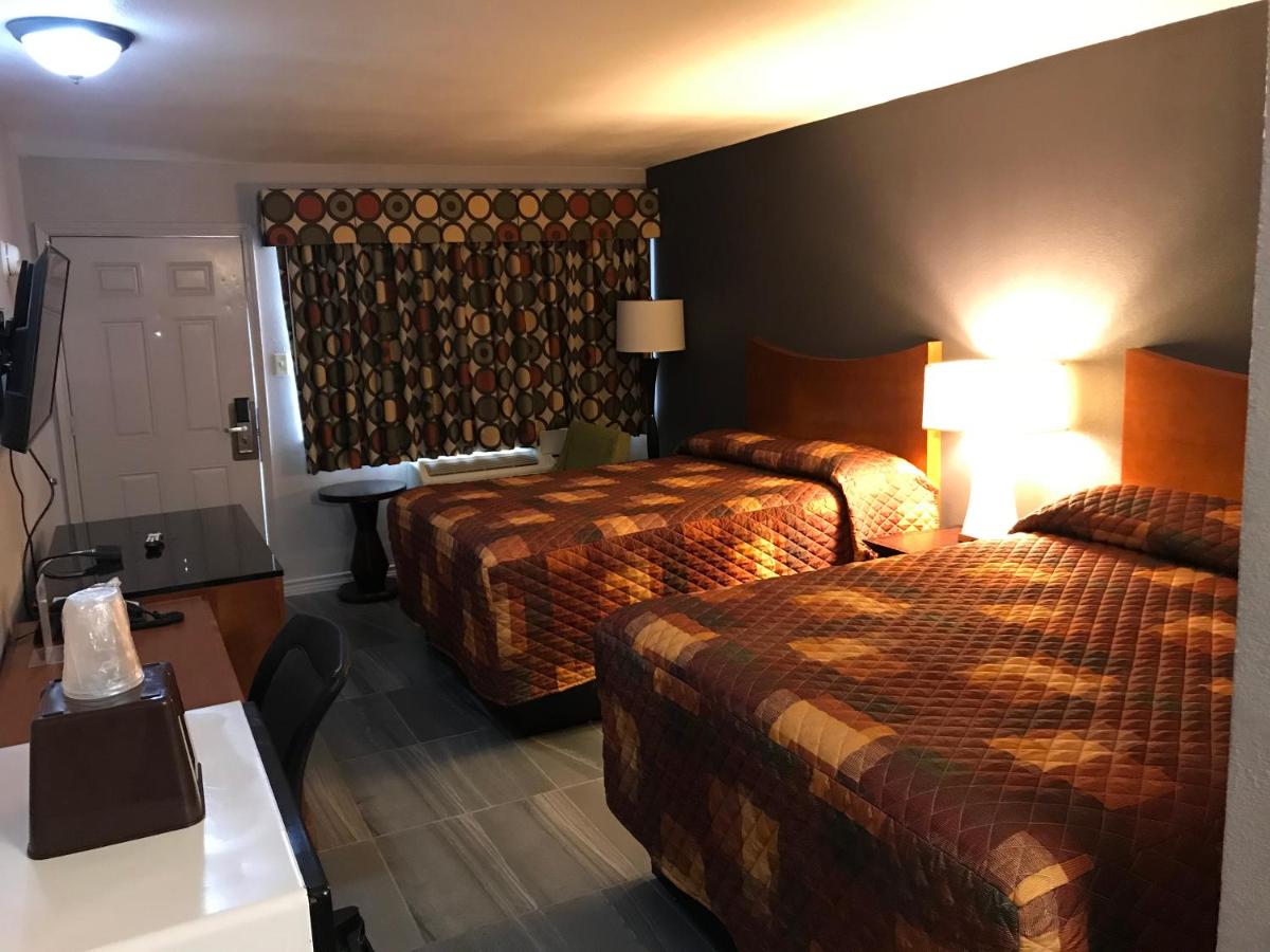 | Budget Inn & Suites
