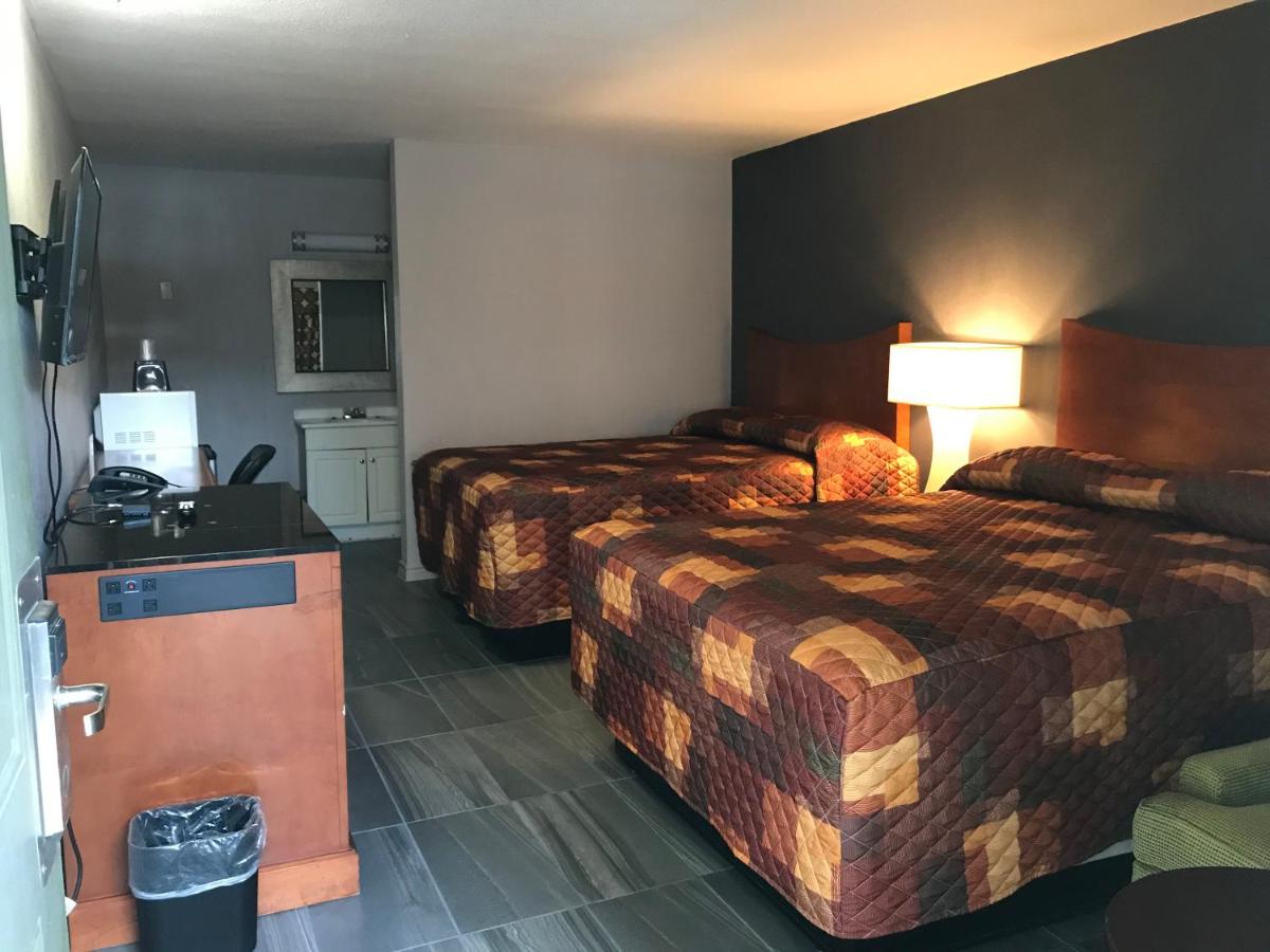 | Budget Inn & Suites