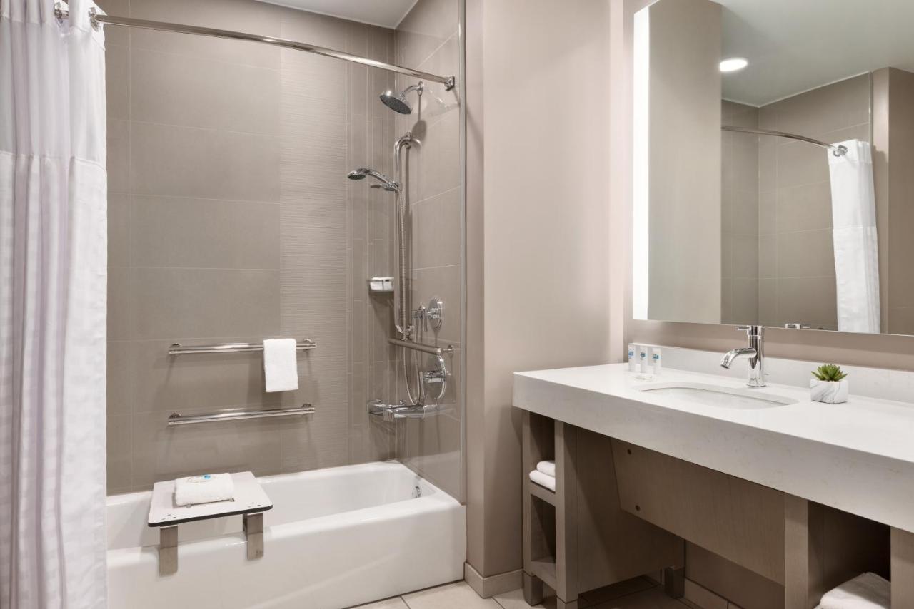 King Studio Accessible with Kitchen/Ada Tub at Hyatt House Atlanta / Perimeter Center
