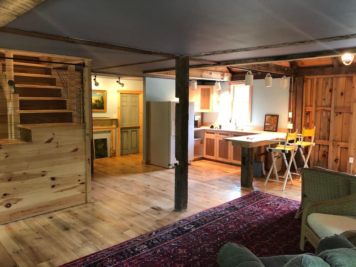 | Riverhouse