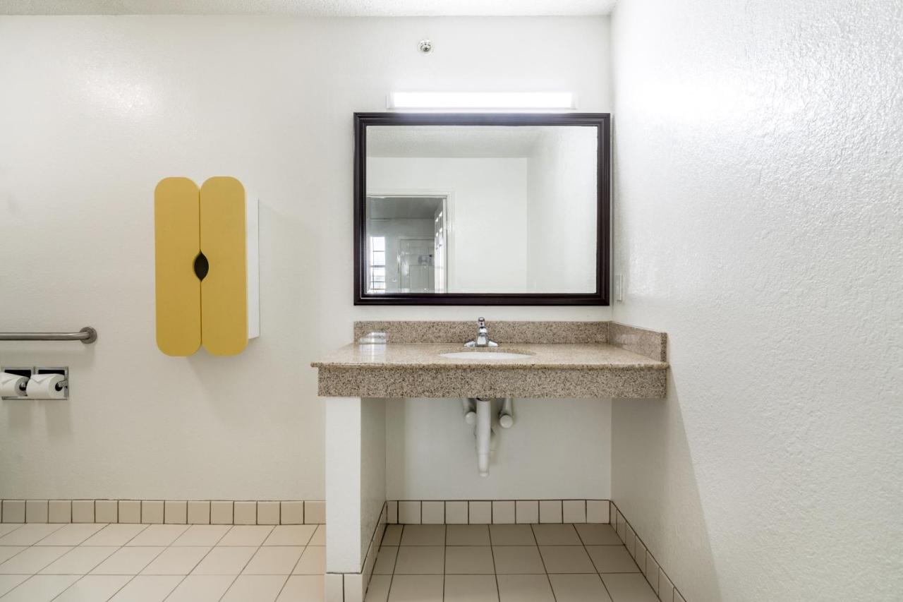 King Room - Disability Access - Non-Smoking at Studio 6 Plano, TX - Dallas - Plano Medical Center