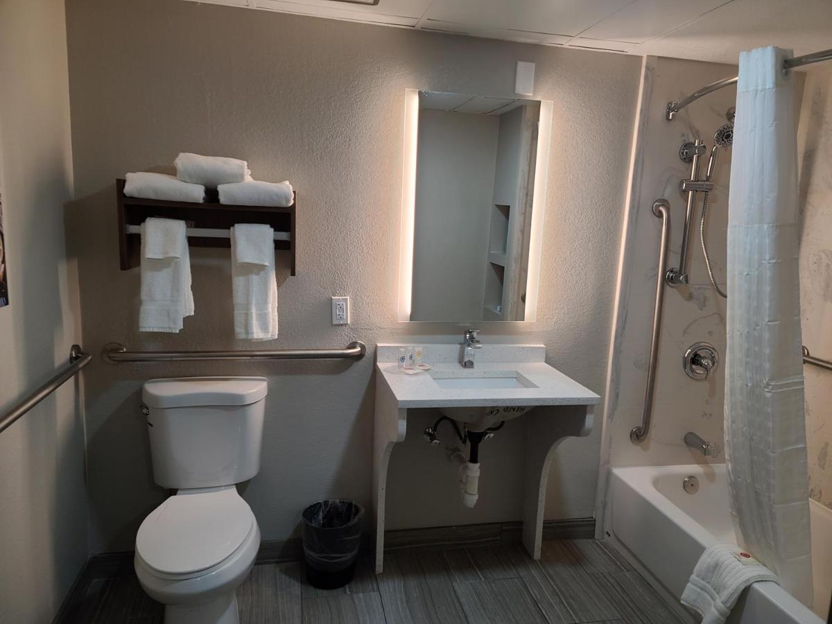 | Comfort Inn Boston Milford