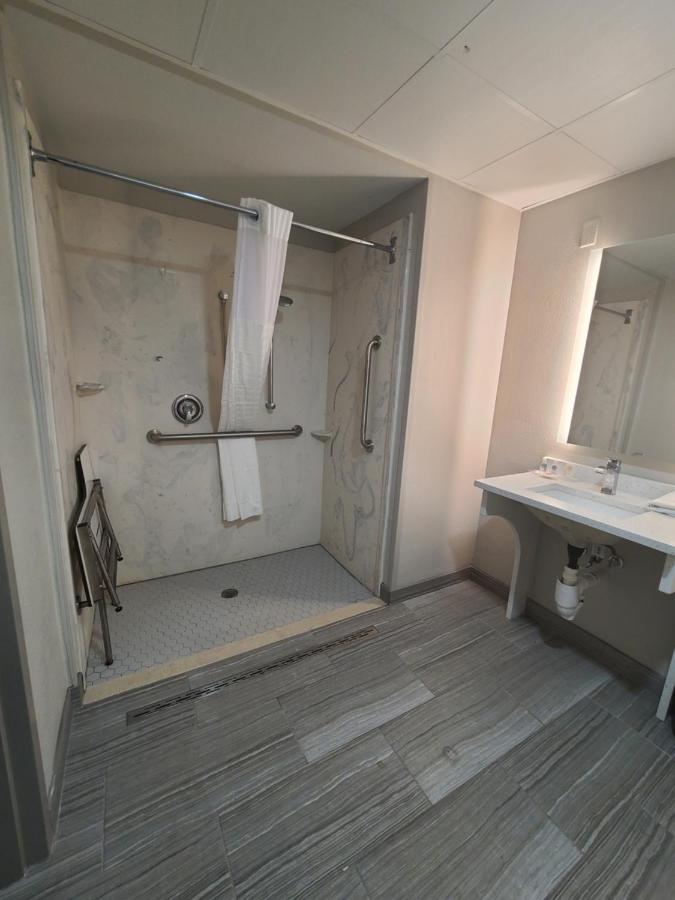 | Comfort Inn Boston Milford