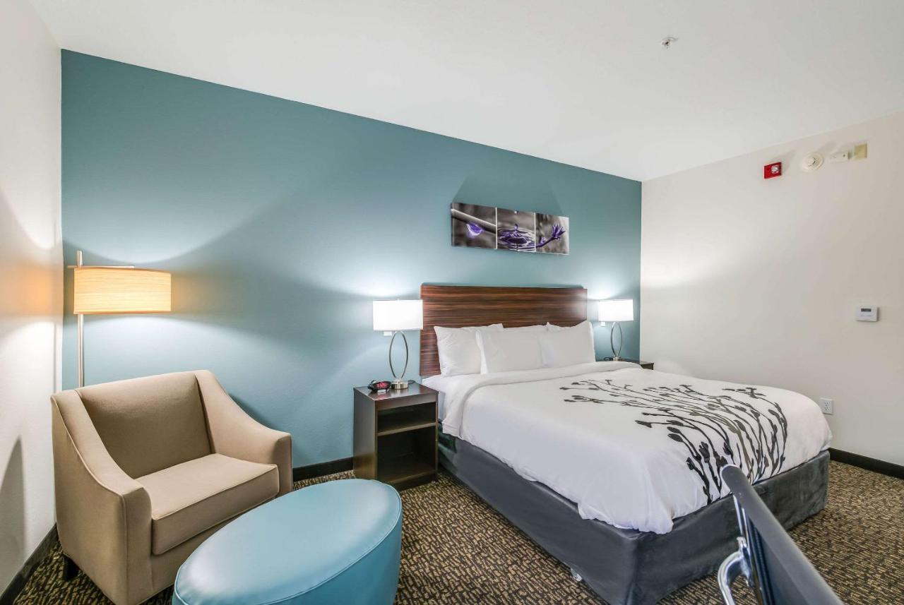 King Room - Accessible/Non Smoking at Sleep Inn Clovis
