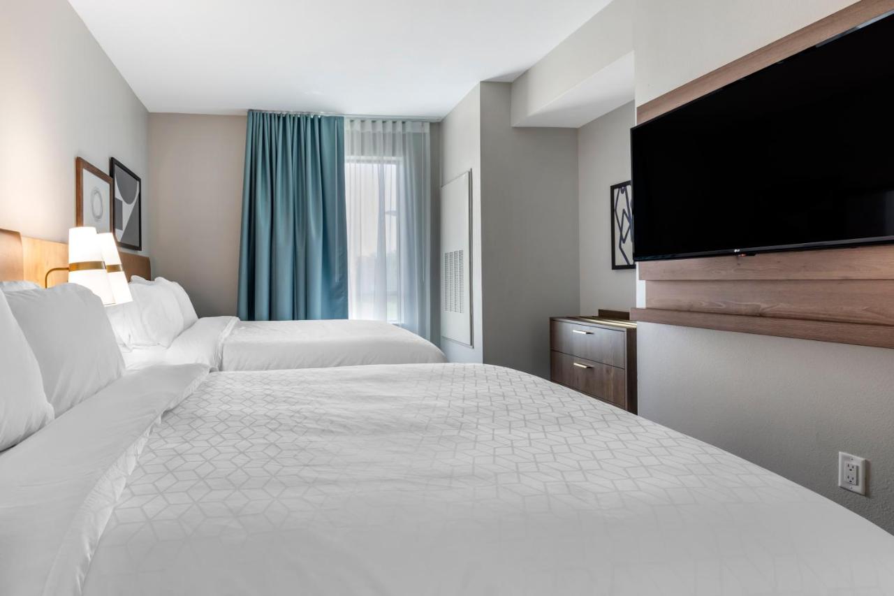 One-Bedroom Queen Suite - Hearing Accessible - Non-Smoking at Staybridge Suites Dallas Grand Prairie by IHG