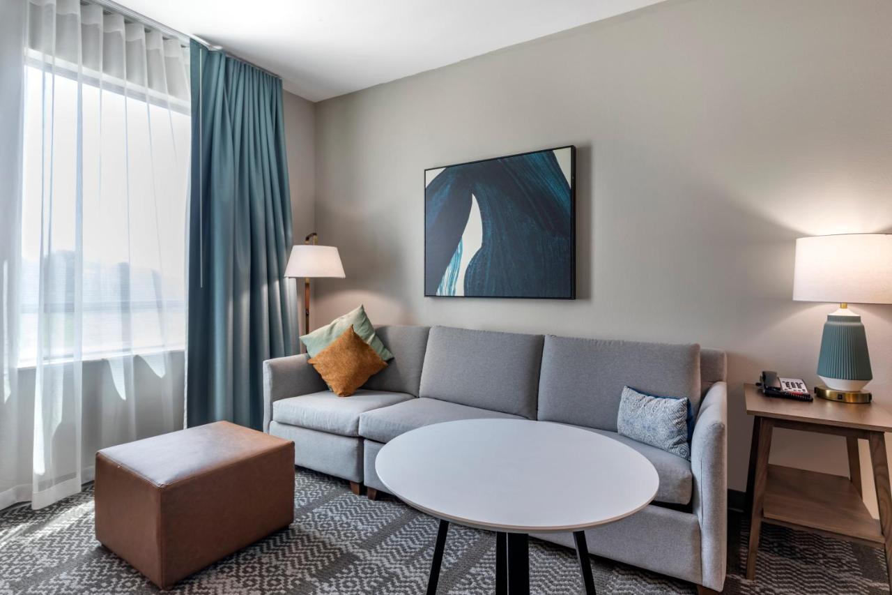 One-Bedroom Queen Suite - Hearing Accessible - Non-Smoking at Staybridge Suites Dallas Grand Prairie by IHG