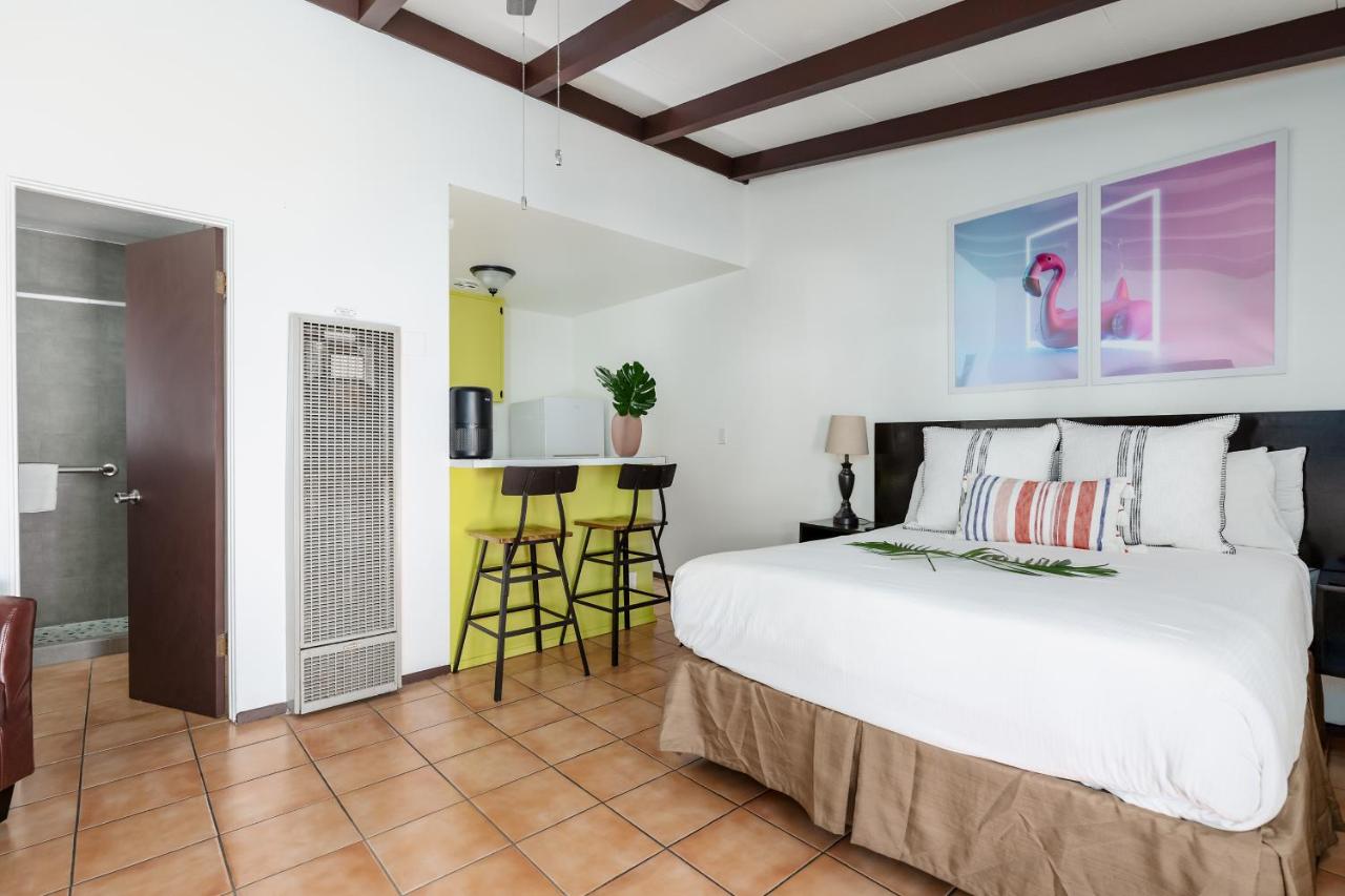 Queen Studio at Float Palm Springs