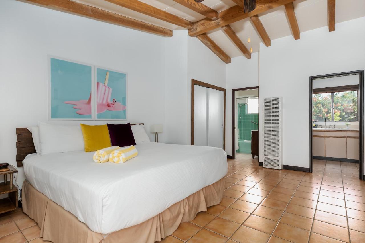 Deluxe King Studio at Float Palm Springs
