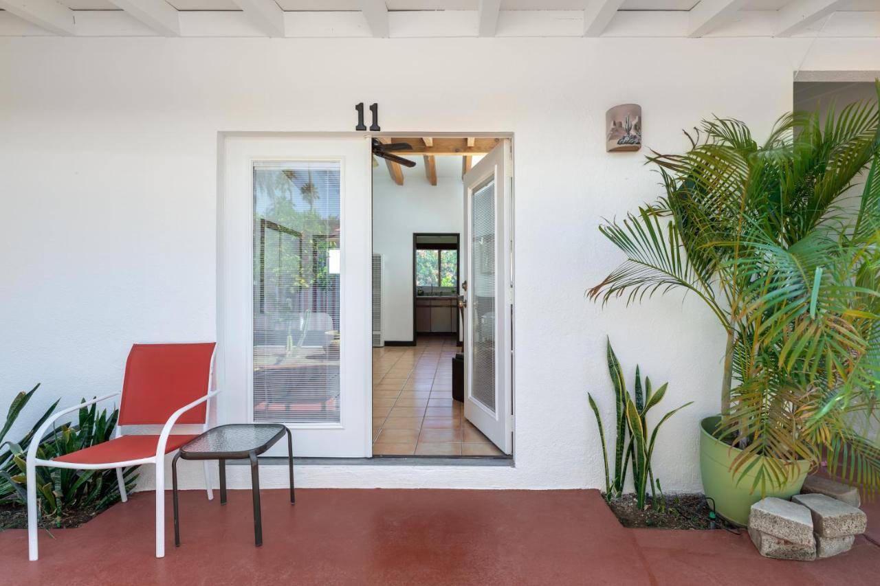 Deluxe King Studio at Float Palm Springs
