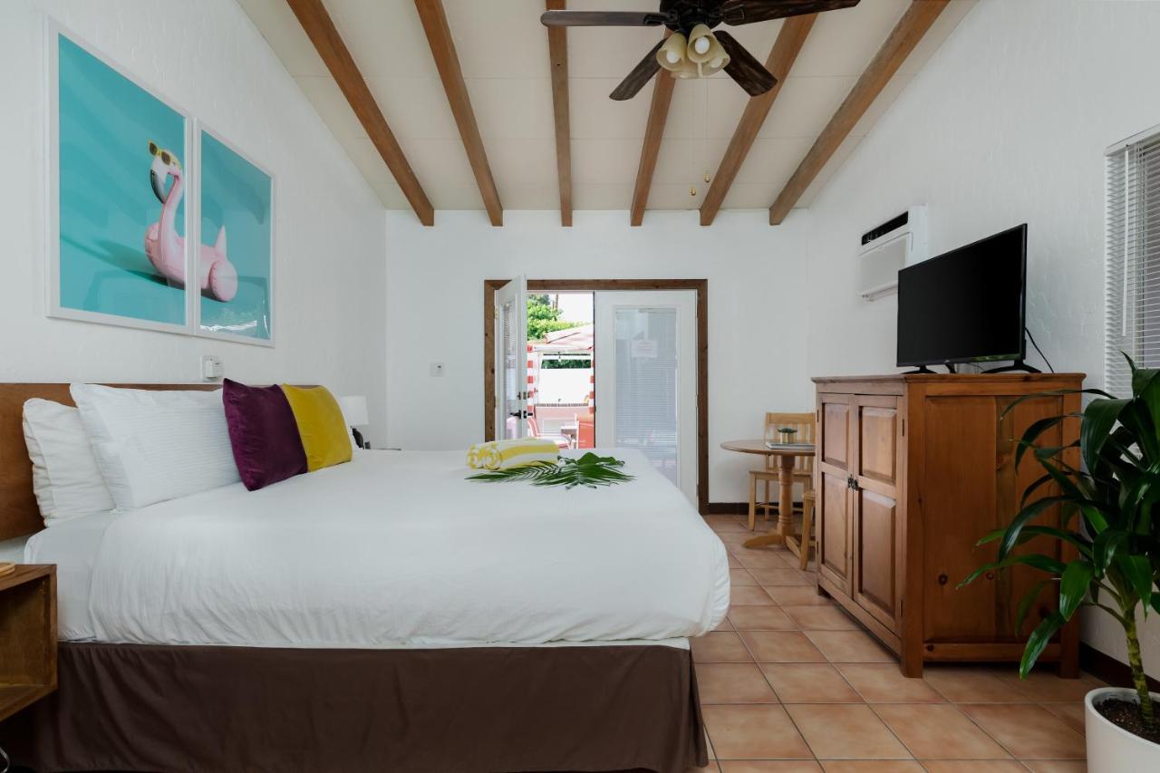 Superior Studio at Float Palm Springs