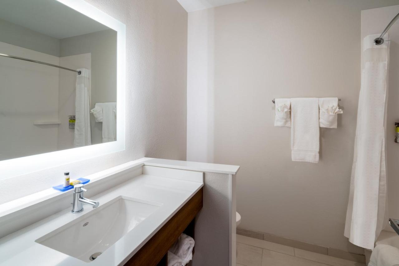 | Holiday Inn Express & Suites - St Peters, an IHG Hotel