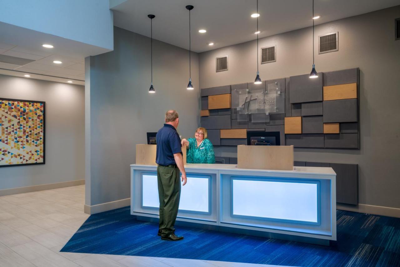 | Holiday Inn Express & Suites - St Peters, an IHG Hotel