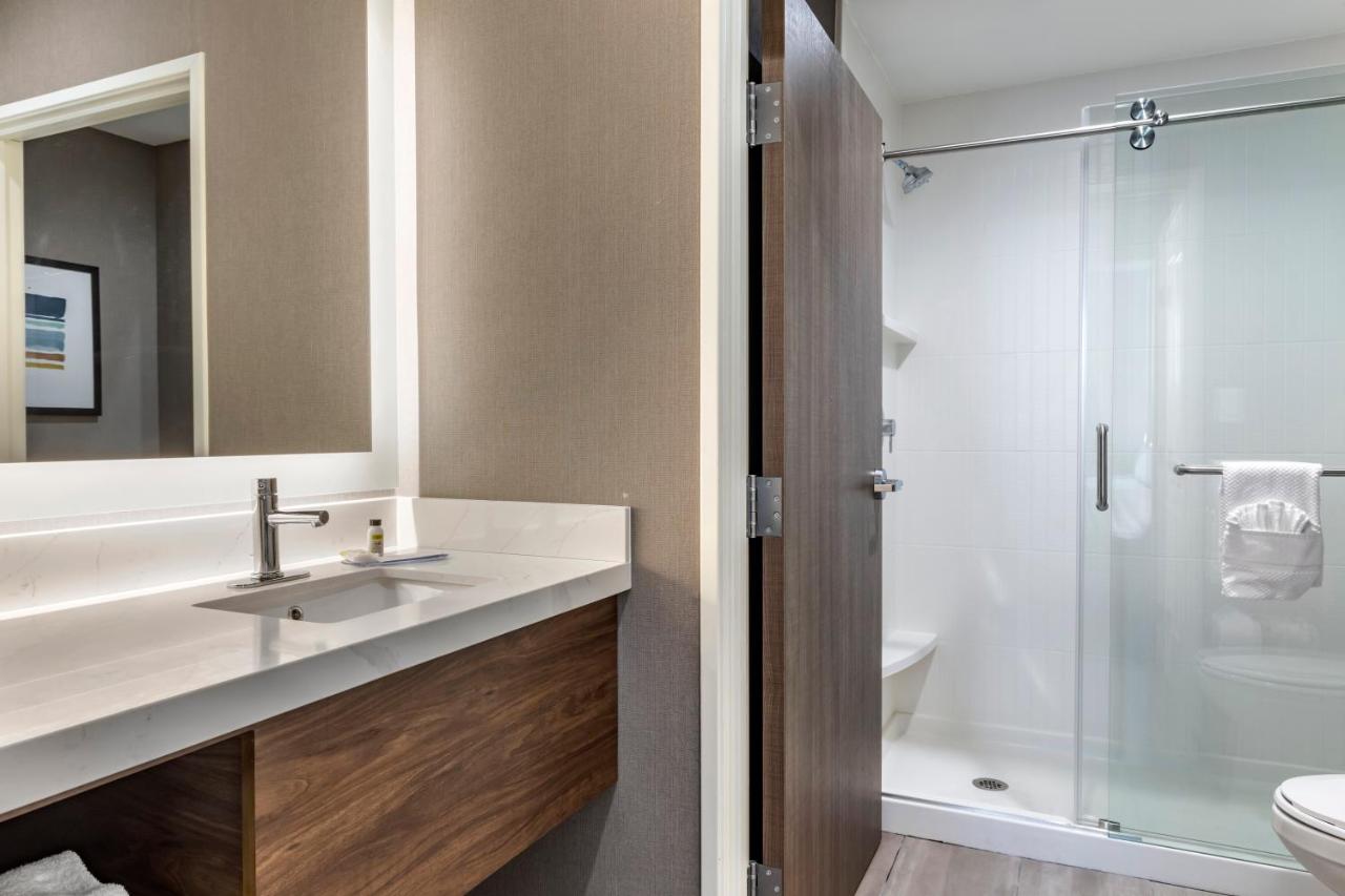 King Room - Hearing Access - Non-Smoking at Staybridge Suites Dallas Grand Prairie by IHG
