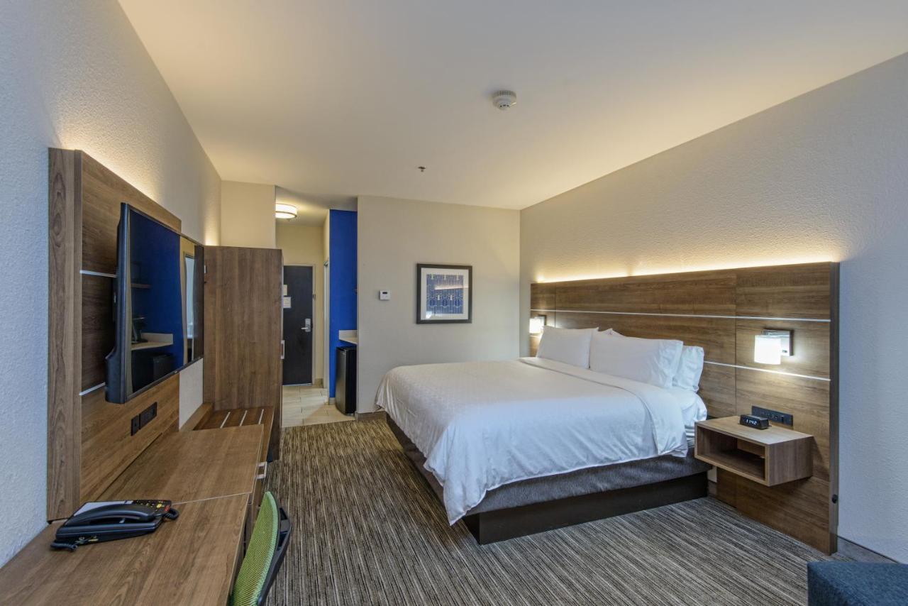 King Room - Disability Access Roll in Shower/Non-Smoking at Holiday Inn Express Hotel & Suites Corpus Christi by IHG