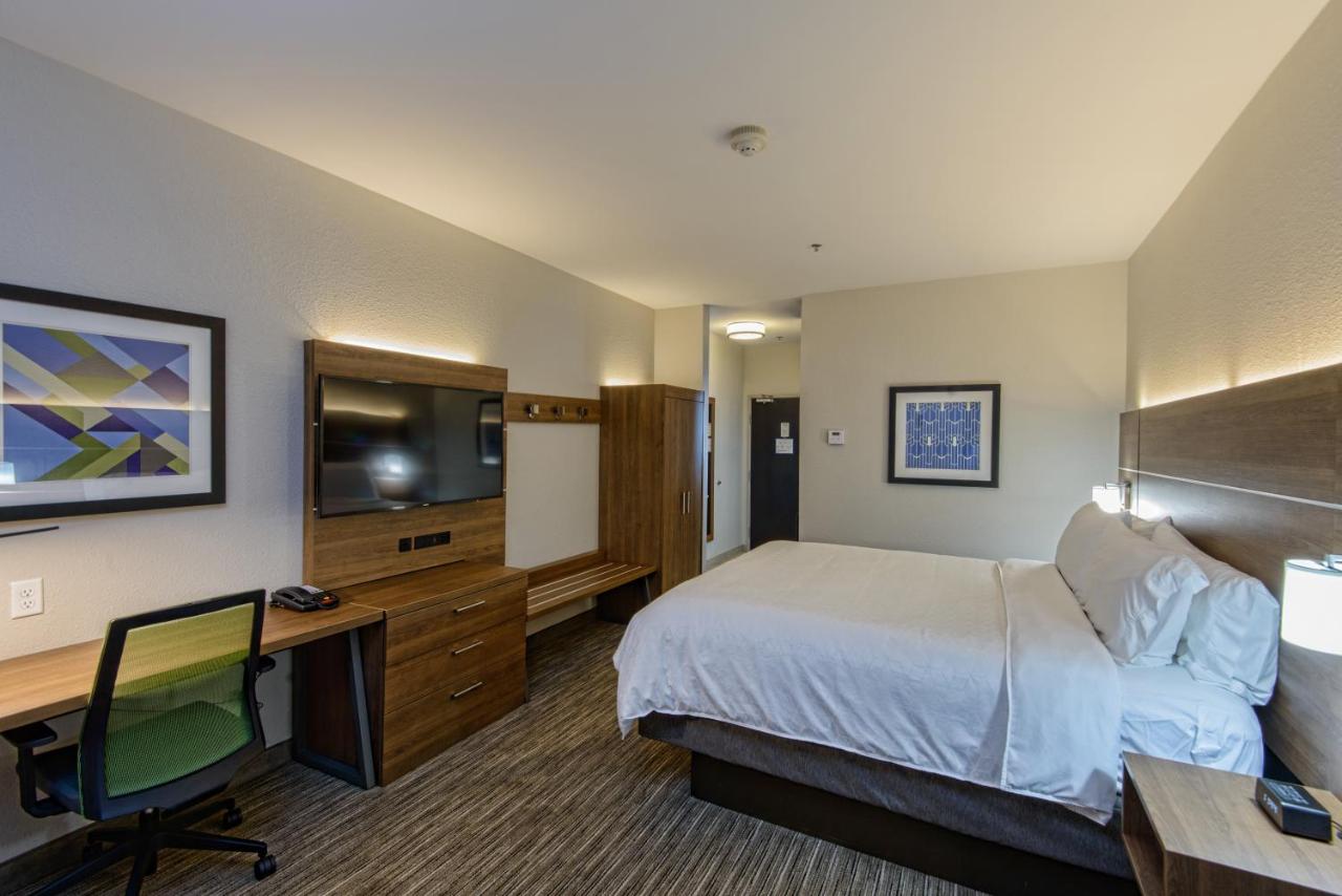  | Holiday Inn Express Hotel & Suites Corpus Christi