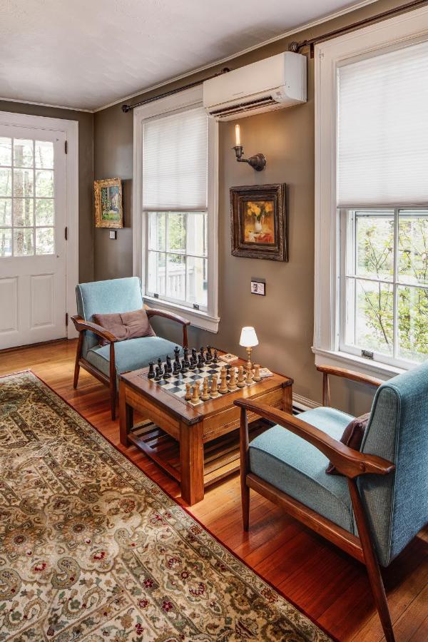 | The Applewood Manor