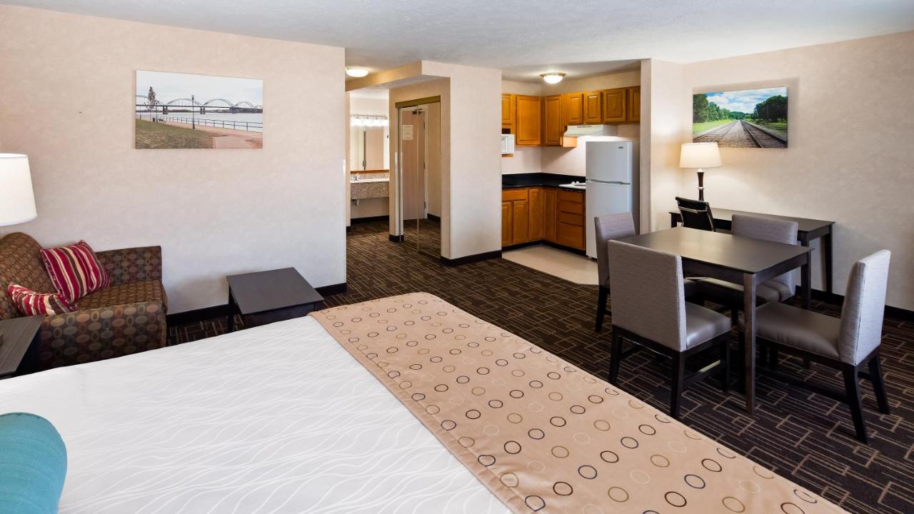 King Suite with Sofa Bed - Non-Smoking at Best Western Airport Inn
