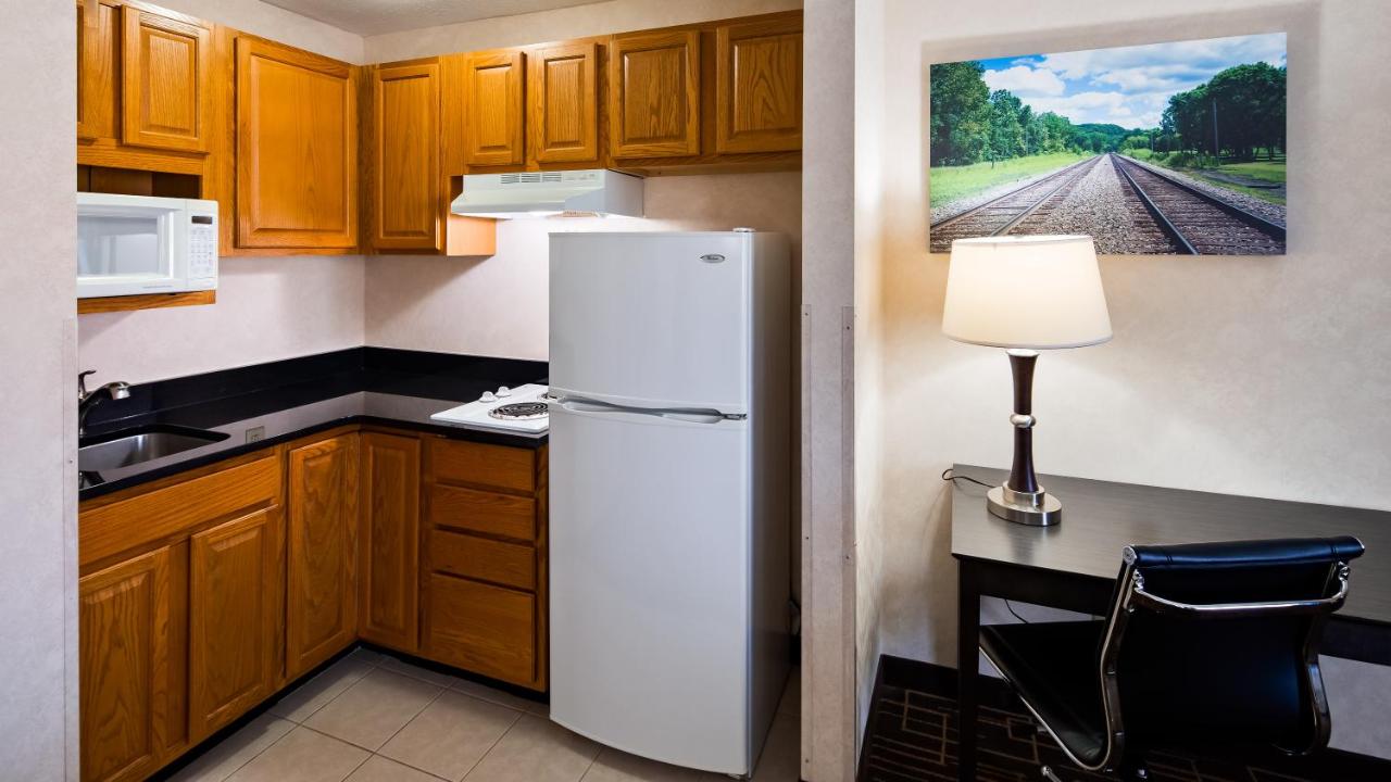 King Suite with Sofa Bed - Non-Smoking at Best Western Airport Inn