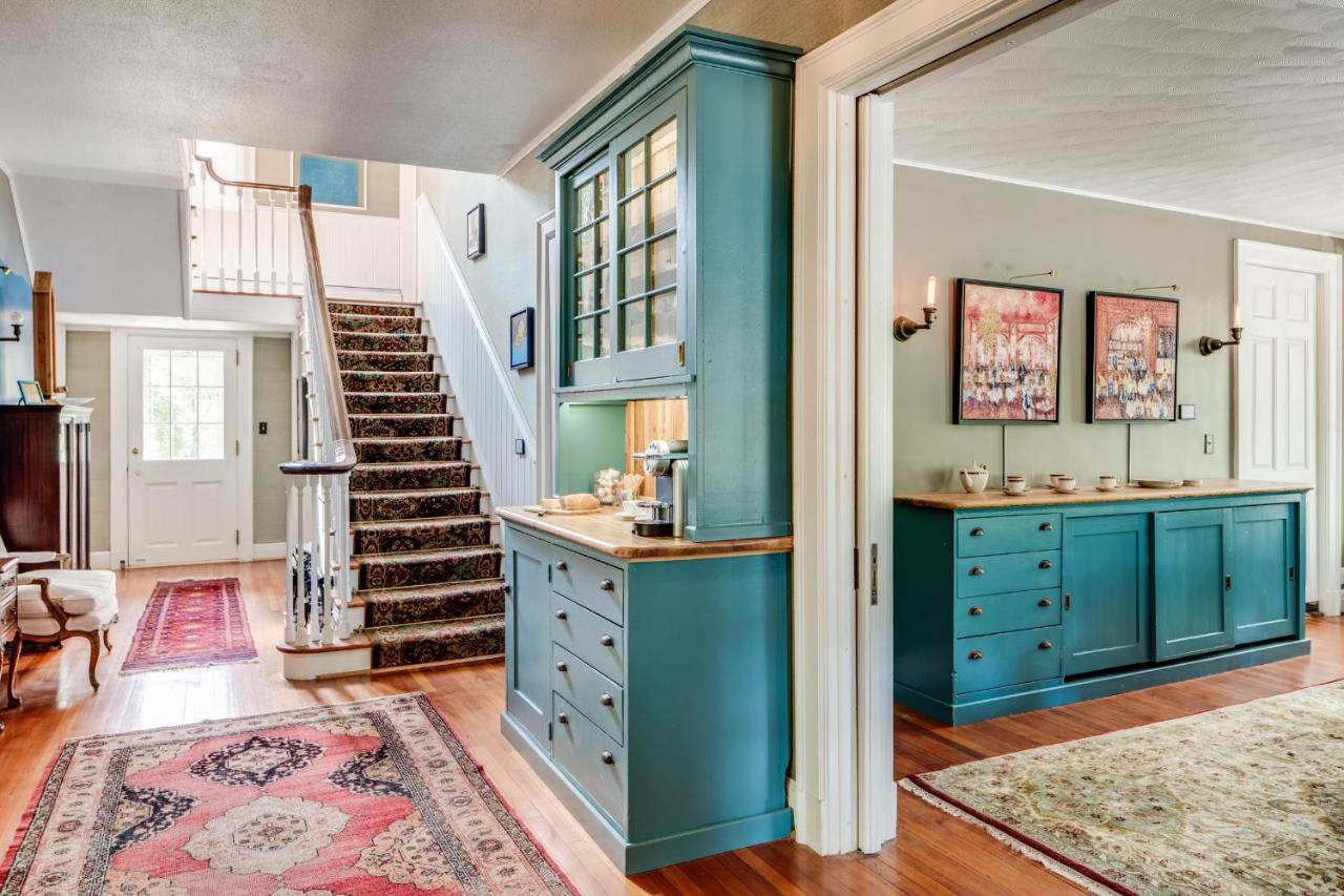 | The Applewood Manor
