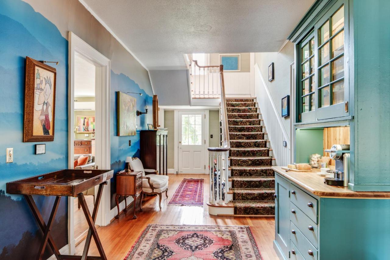 | The Applewood Manor