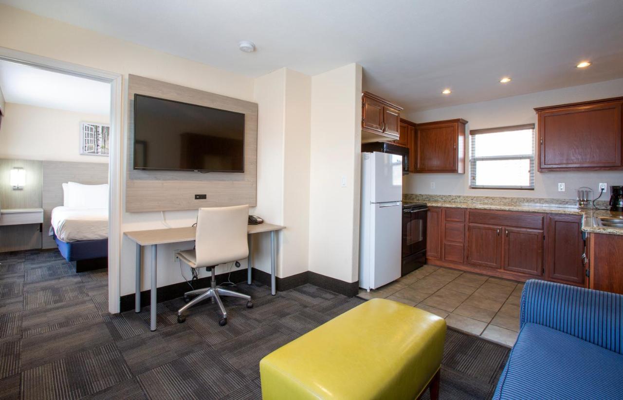 | Hotel Aspen Flagstaff/ Grand Canyon InnSuites