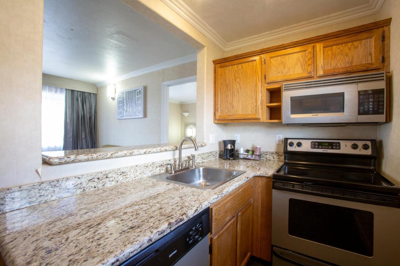 Penthouse Suite at Hotel Aspen Flagstaff/ Grand Canyon InnSuites