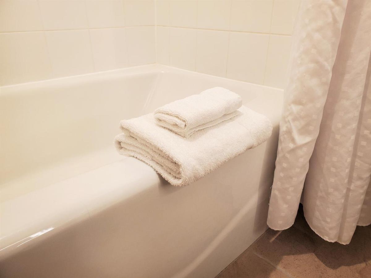 | Holiday Inn Express & Suites Cheney, an IHG Hotel
