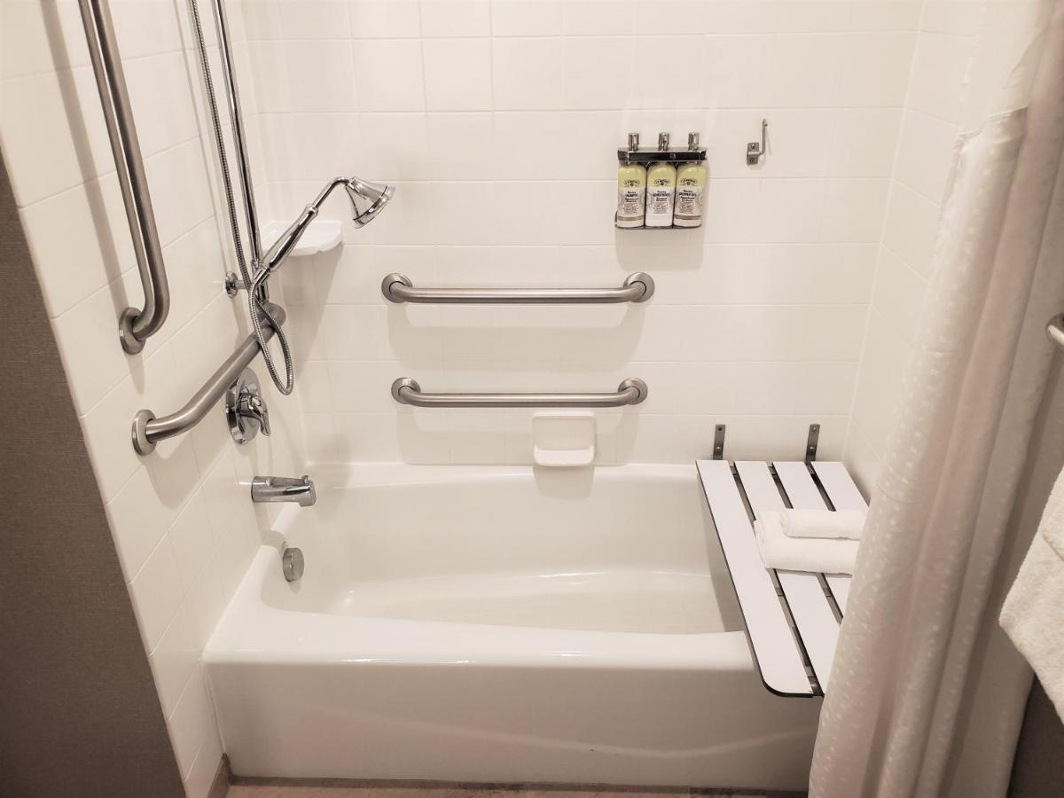 | Holiday Inn Express & Suites Cheney, an IHG Hotel