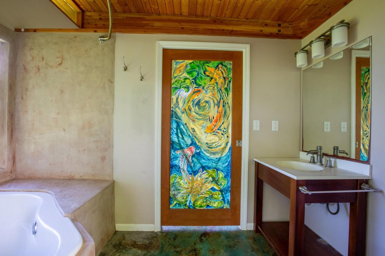 | Kalani Oceanside Retreat