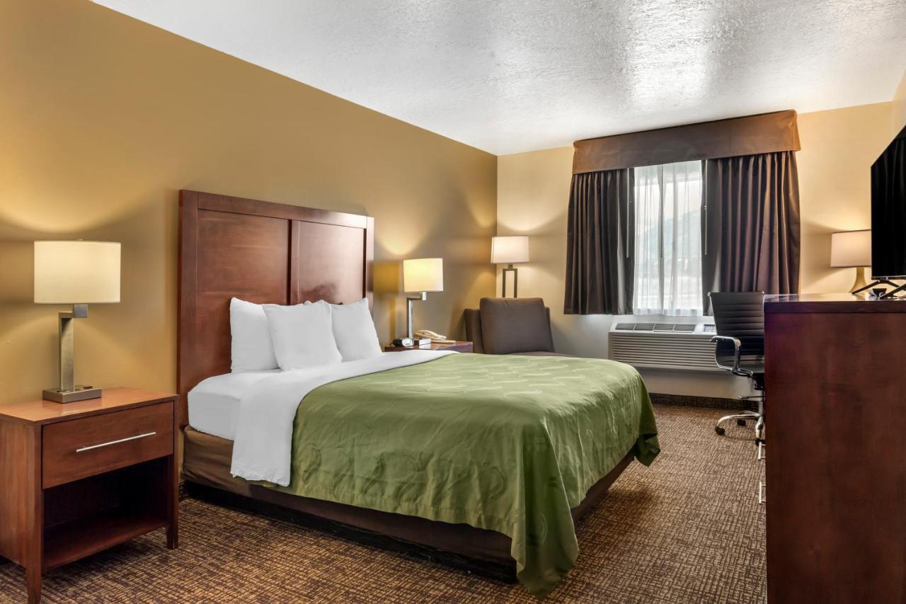 Queen Room - Non-Smoking at Quality Inn Logan near University