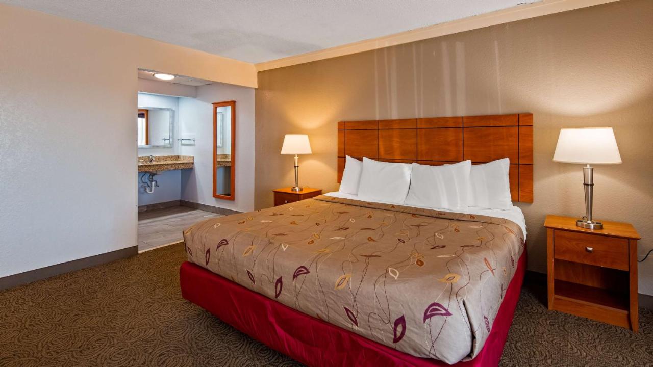 | Best Western Thunderbird Motel